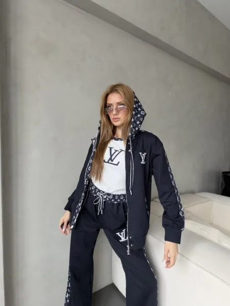 بدلة LV
