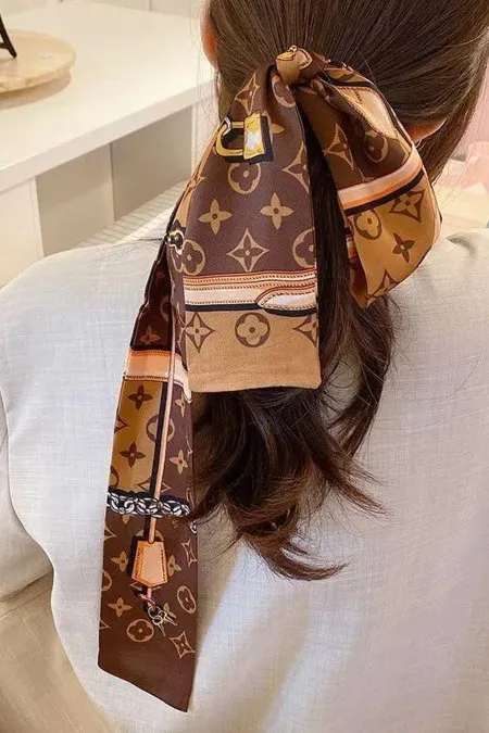 سكارف - Louis Vuitton / اكسسوار رقبة او شنطة