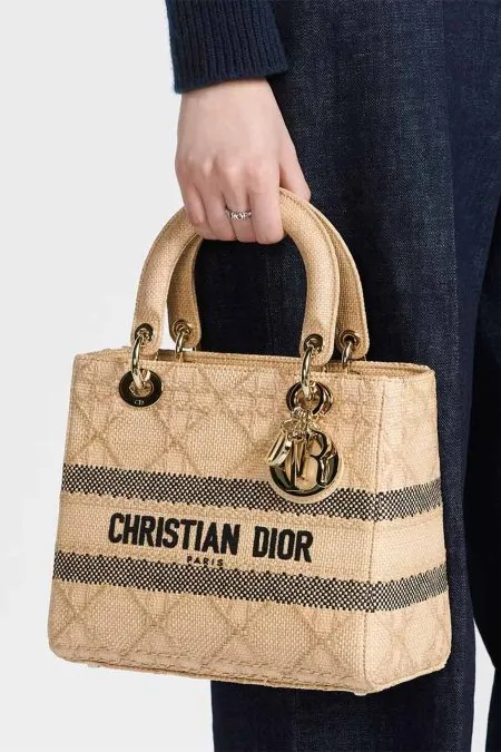 شنطة - Dior Lady - D lite / شامل علبة الشركة ب اصدار محدود