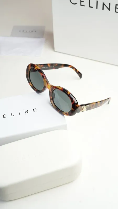 نظارة - Celine / شامل علبة وكيس الشركة