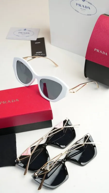 نظارة - PRADA / شامل علبة و كيس الشركة