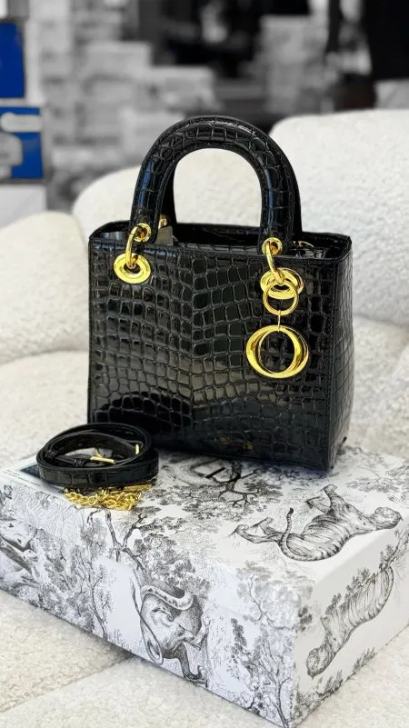 شنطة - Lady Dior كواليتي ماستر / مش مختم - شامل علبة