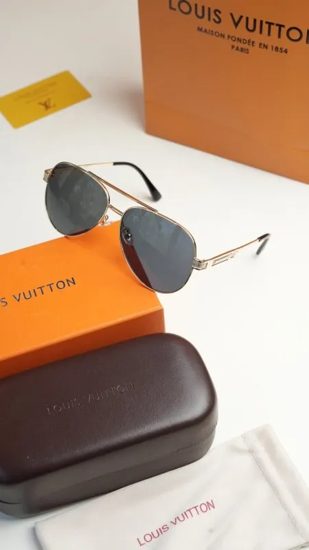 نظارة - Louis Vuitton  / شامل علبة وكيس الشركة