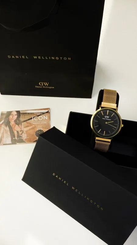 ساعة - Daniel wellington شبابية / شامل العلبة الاصلية