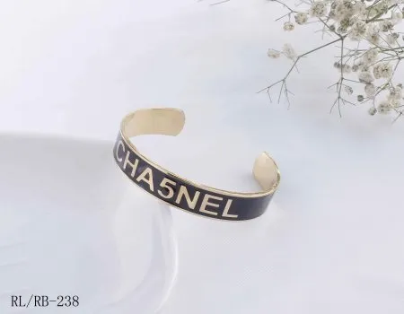 اساور Chanel