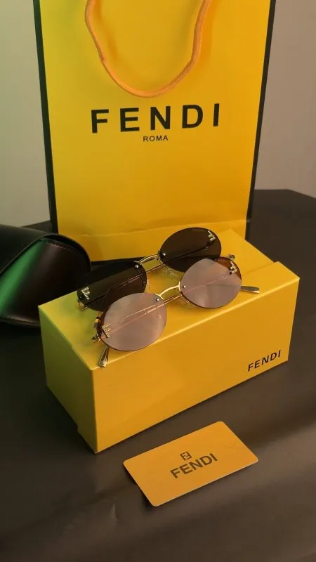 نظارة شمسية  - FENDI  /  شامل علبة وكيس الشركة