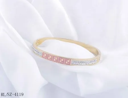 اساور Fendi