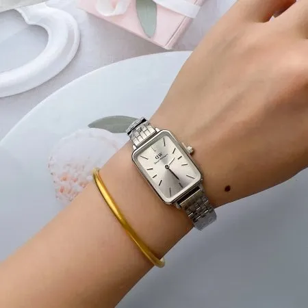 ساعة مستطيل - Daniel wellington / شامل العلبة الاصلية