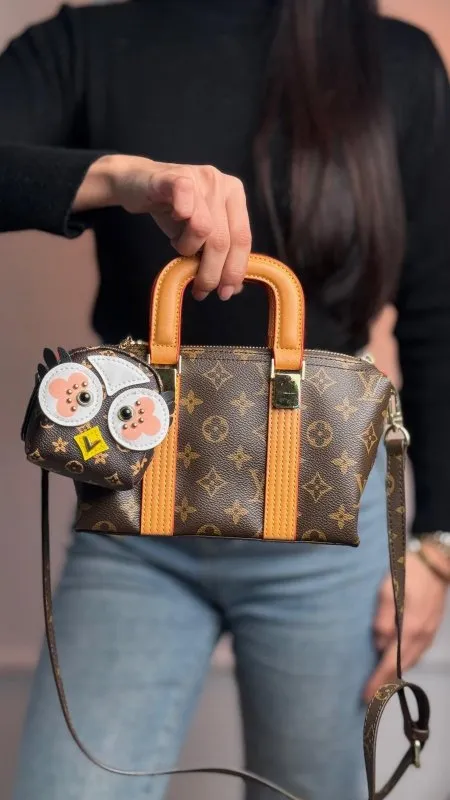 شنطة - Louis Vuitton / شامل مدالية - شامل علبة الشركة