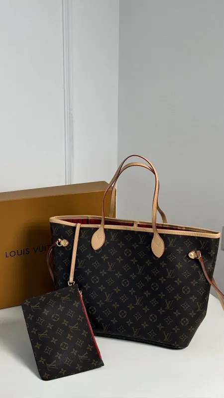 شنطة - Louis Vuitton قطعتين / شامل علبة الشركة