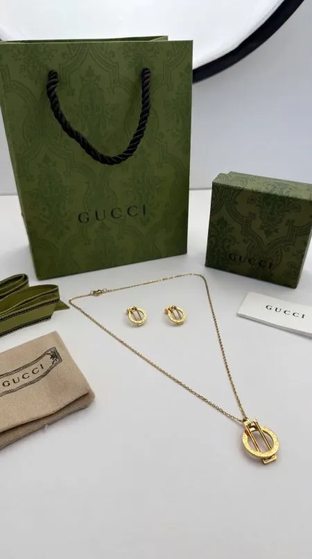 طقم سنسال وحلق - Gucci \ شامل علبة وكيس الشركة