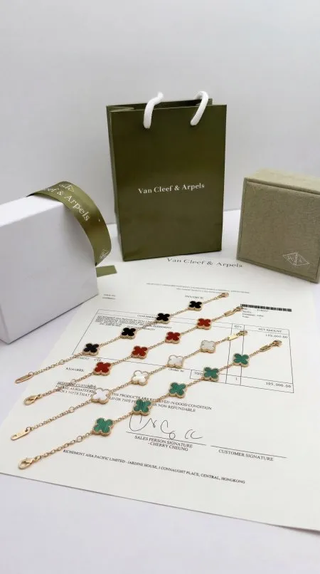 اسوارة - Van Cleef \ شامل علبة وكيس الشركة