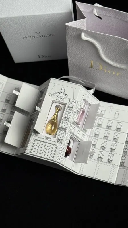 طقم عطر - DIOR 30 MONTAIGNE - شامل كيس الشركة / كوبي ماستر