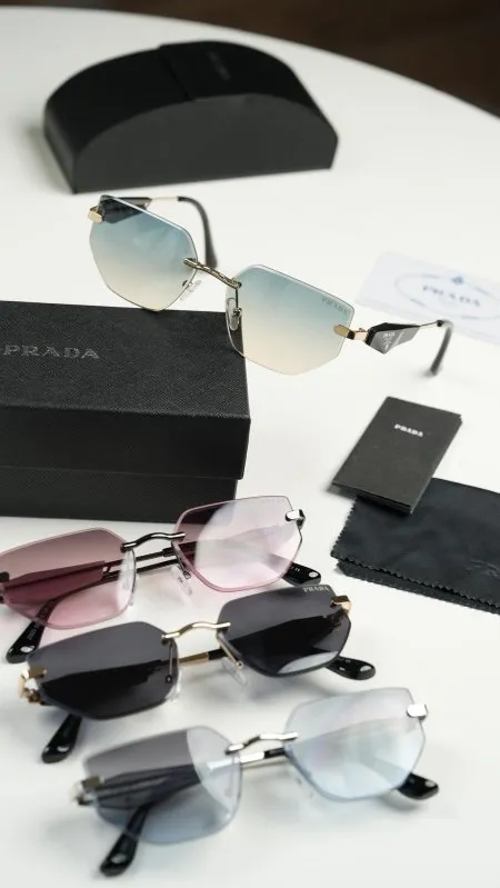 نظارة - Prada / شامل علبة الشركة