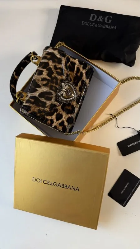 شنطة - Dolce & Gabbana / شامل علبة الشركة