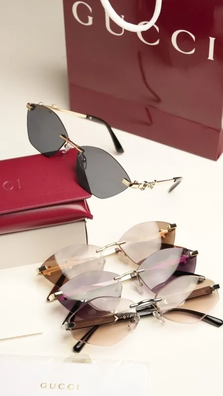 نظارة- GUCCI / شامل علبة و كيس الشركة