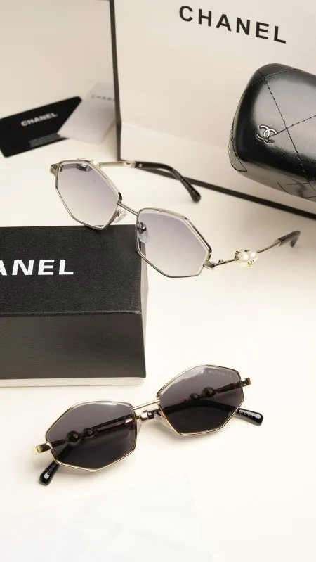 نظارة - Chanel / شامل كيس و علبة الشركة