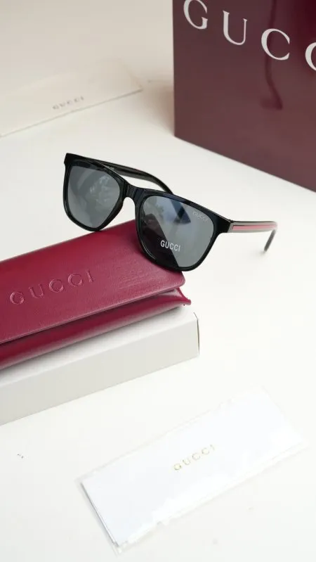 نظارة Gucci الشبابية / شامل علبة وكيس الشركة