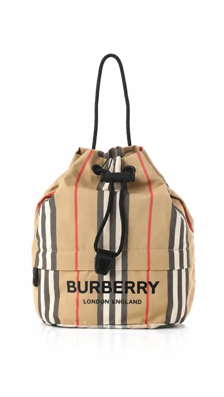 شنطة - BURBERRY / شامل علبة الشركة