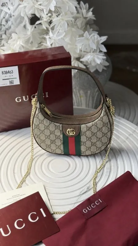 شنطة - GUCCI شامل علبة الشركة