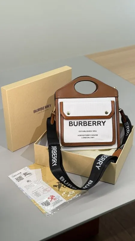 شنطة - BURBBERY / شامل علبة الشركة