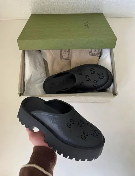 كروكس gucci