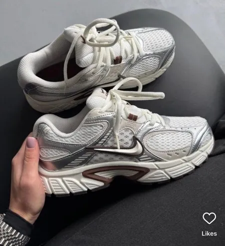 بوت NIKE V5 RNR